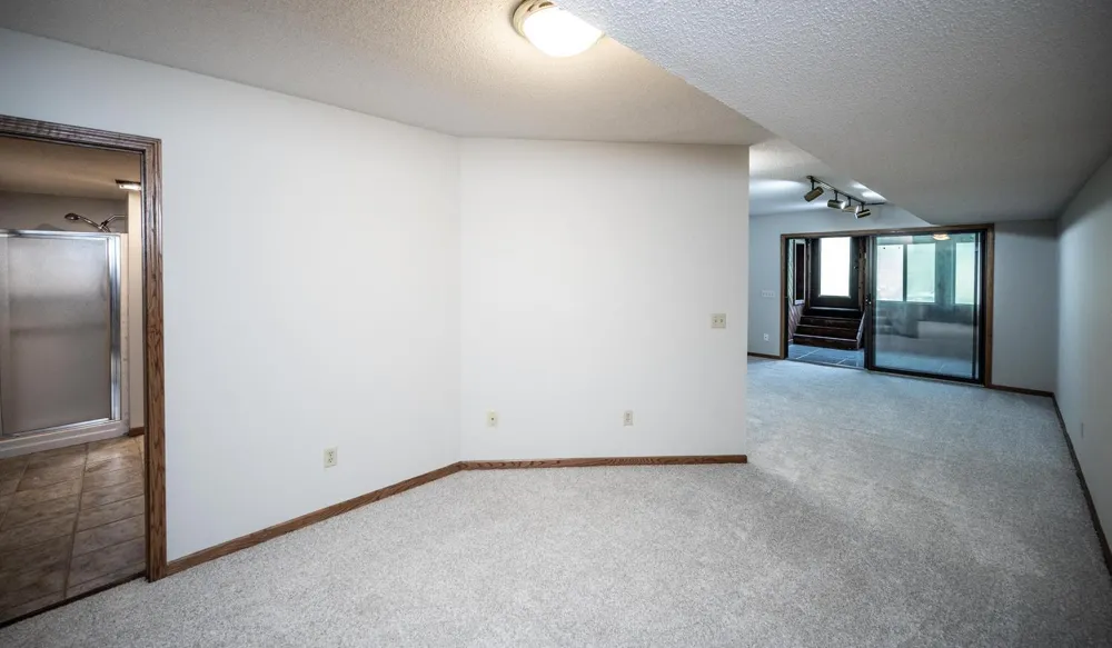 14351 Glenda Drive Apple Valley, MN 55124