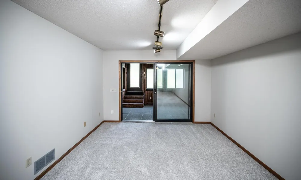 14351 Glenda Drive Apple Valley, MN 55124