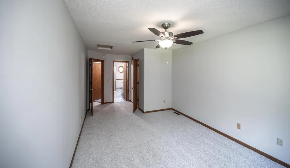 14351 Glenda Drive Apple Valley, MN 55124