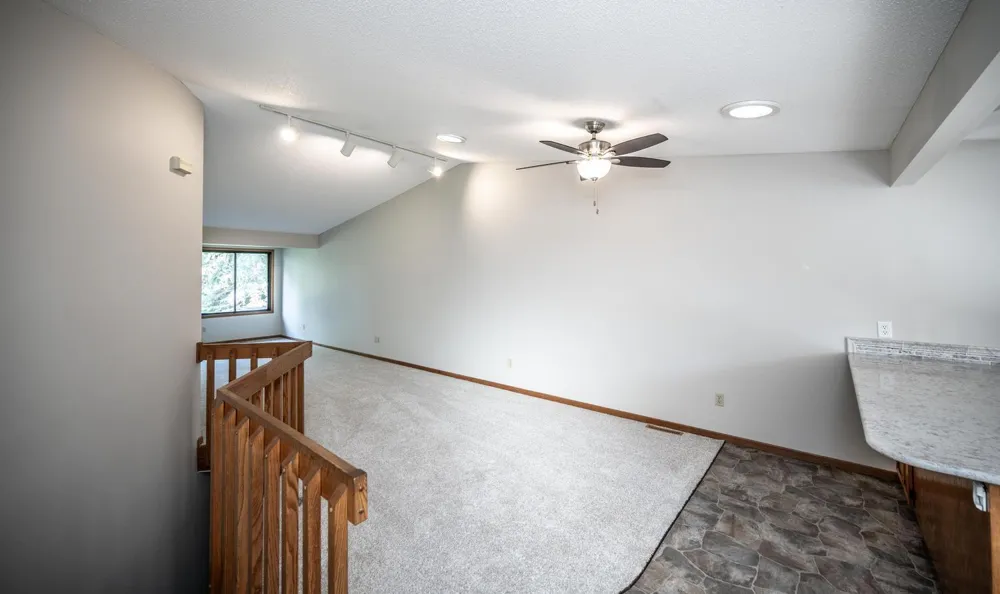 14351 Glenda Drive Apple Valley, MN 55124