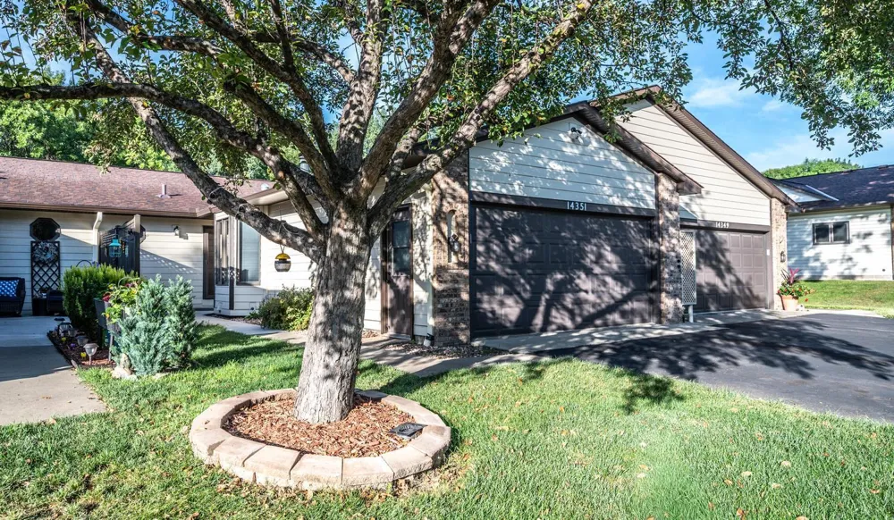 14351 Glenda Drive Apple Valley, MN 55124