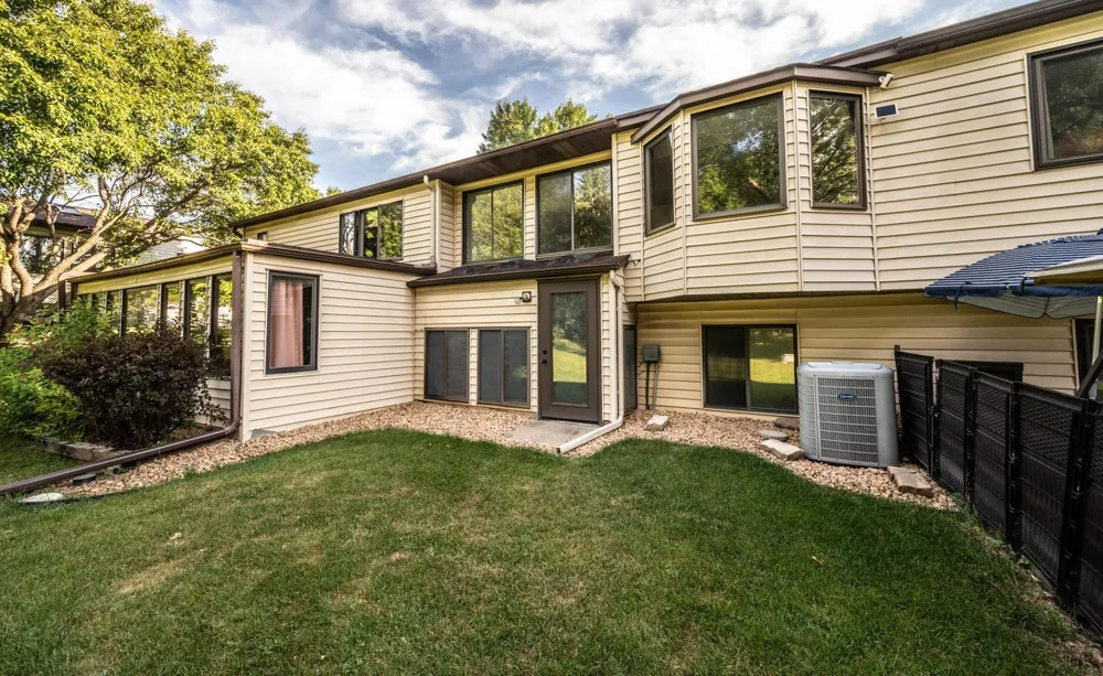 14351 Glenda Drive Apple Valley, MN 55124