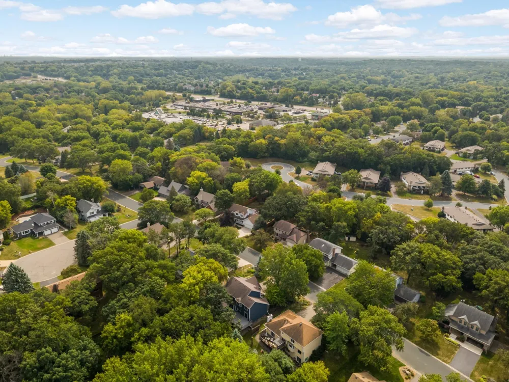 1655 Mallard Drive Eagan, MN 55122