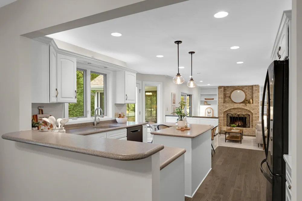 1655 Mallard Drive Eagan, MN 55122