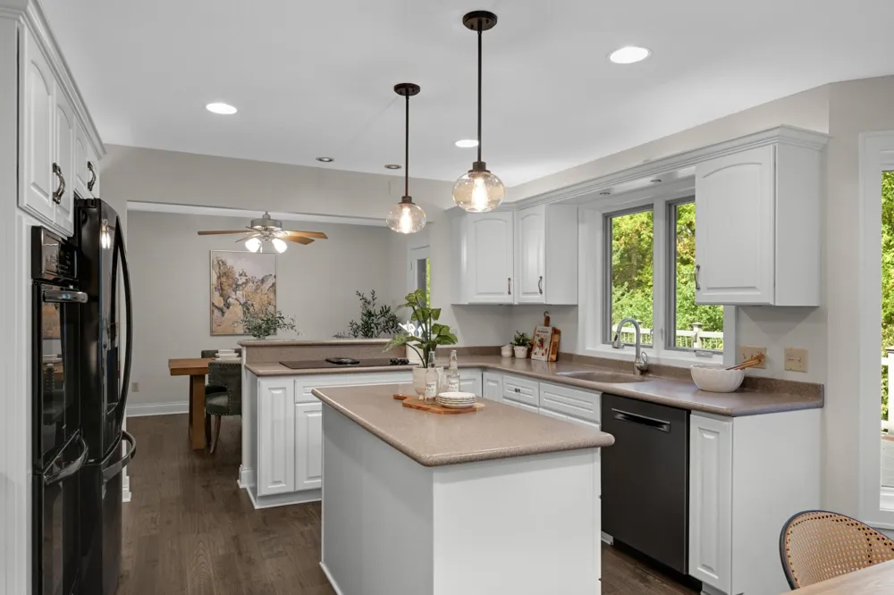 1655 Mallard Drive Eagan, MN 55122
