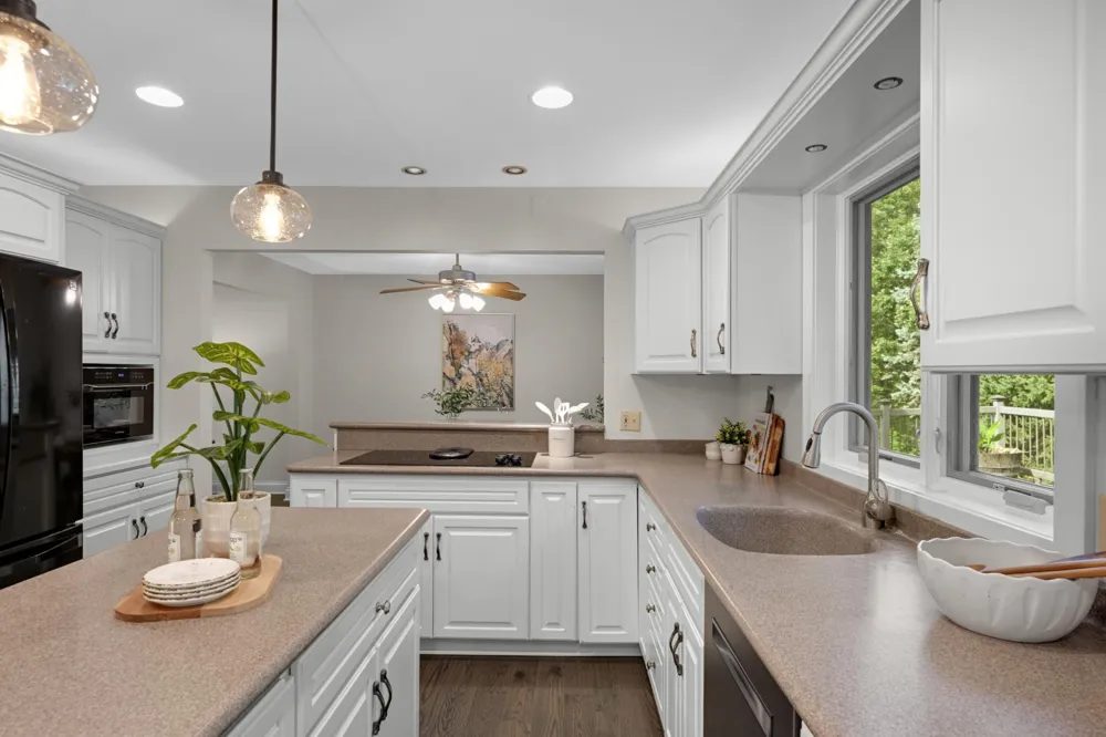 1655 Mallard Drive Eagan, MN 55122