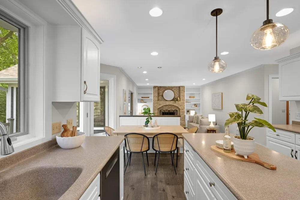 1655 Mallard Drive Eagan, MN 55122