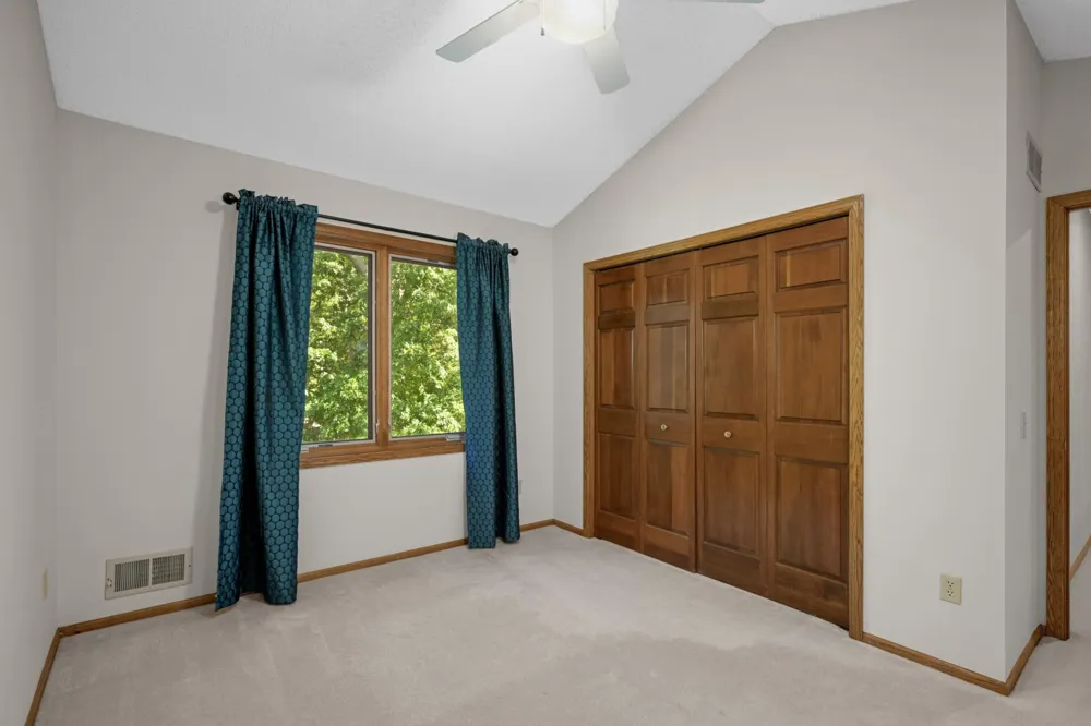 1655 Mallard Drive Eagan, MN 55122