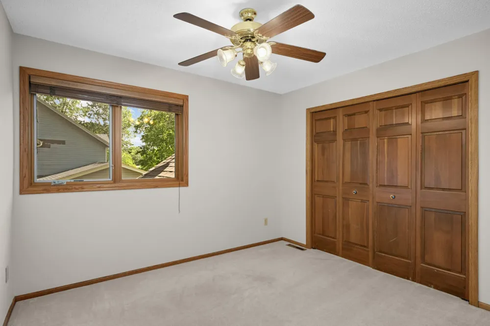 1655 Mallard Drive Eagan, MN 55122