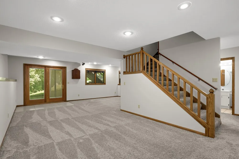1655 Mallard Drive Eagan, MN 55122