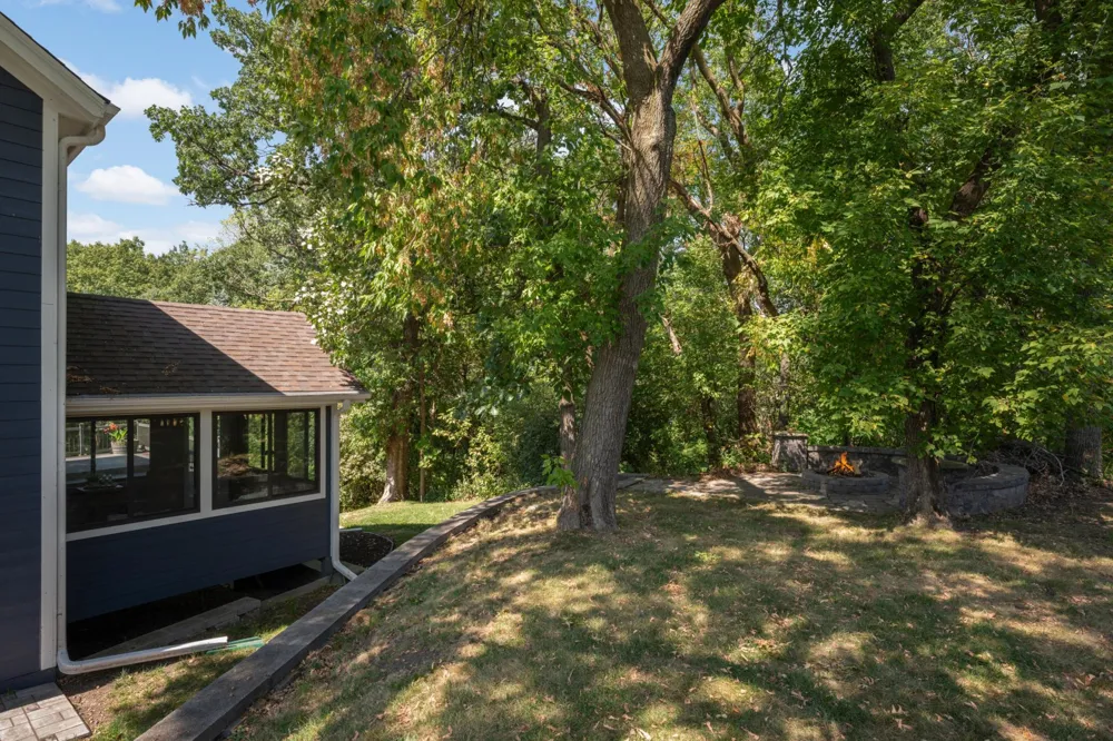 1655 Mallard Drive Eagan, MN 55122