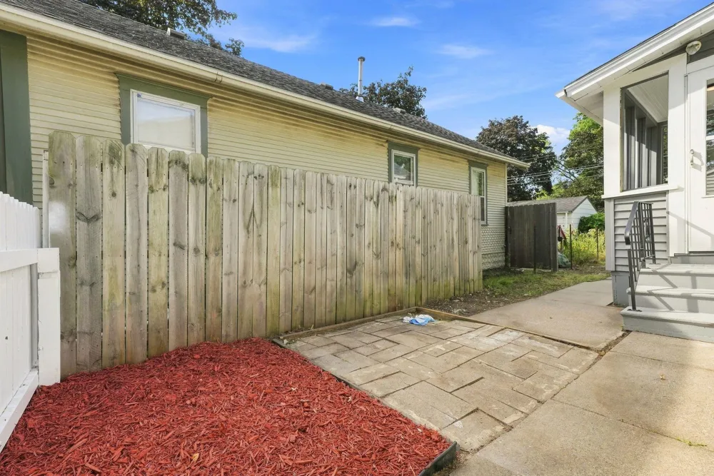 2211 Minnehaha Avenue E Saint Paul, MN 55119
