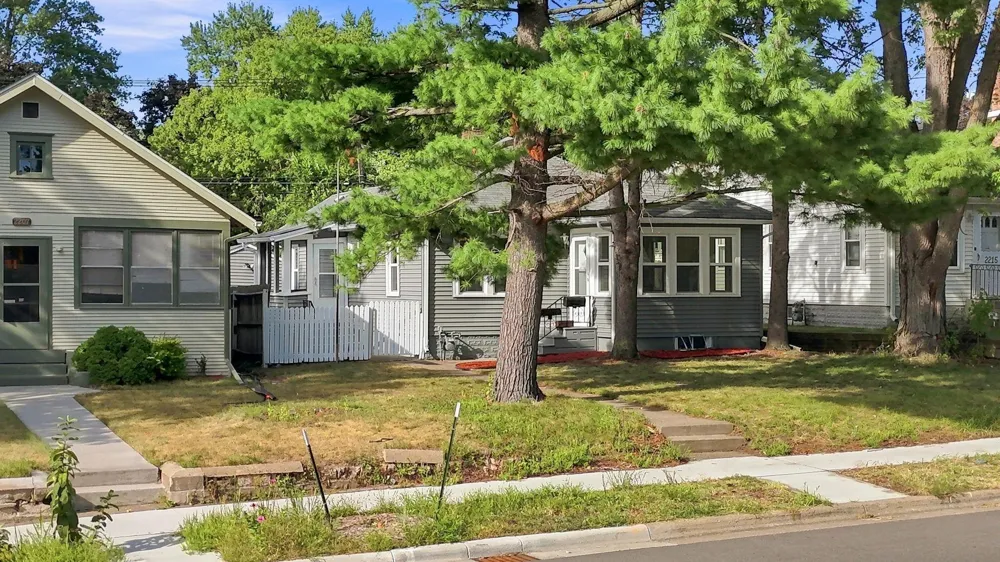 2211 Minnehaha Avenue E Saint Paul, MN 55119