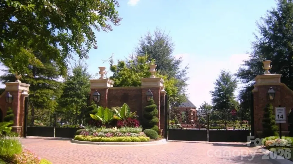 8820 Heydon Hall Circle Charlotte, NC 28210
