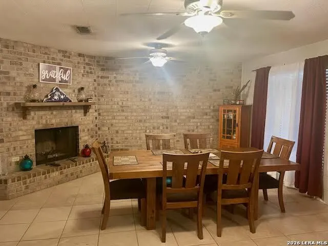 102 holman Lake City, TX 78368