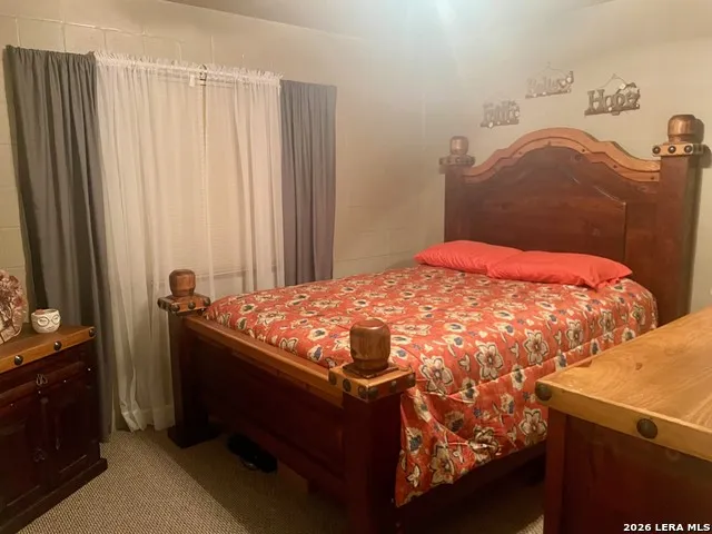 102 holman Lake City, TX 78368