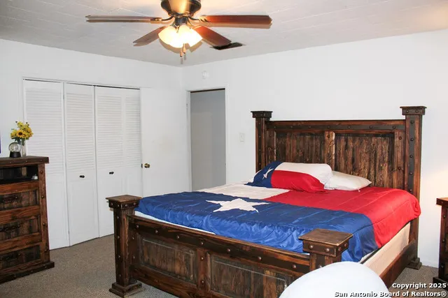 102 holman Lake City, TX 78368