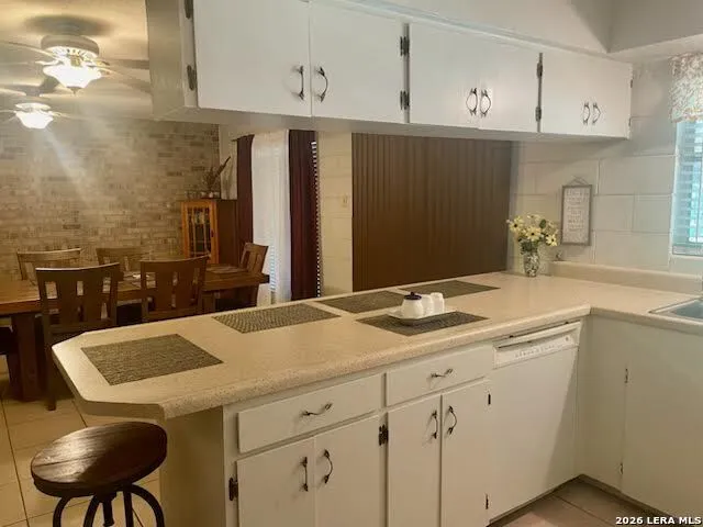 102 holman Lake City, TX 78368
