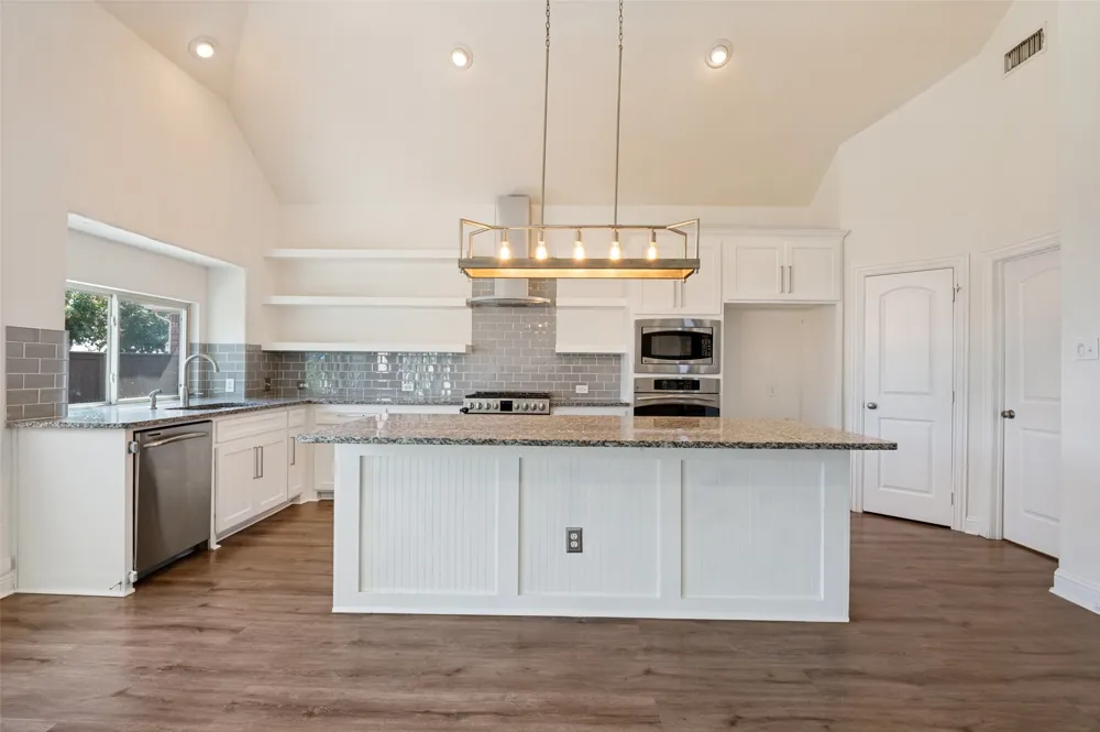 703 Waterlane Drive Mansfield, TX 76063