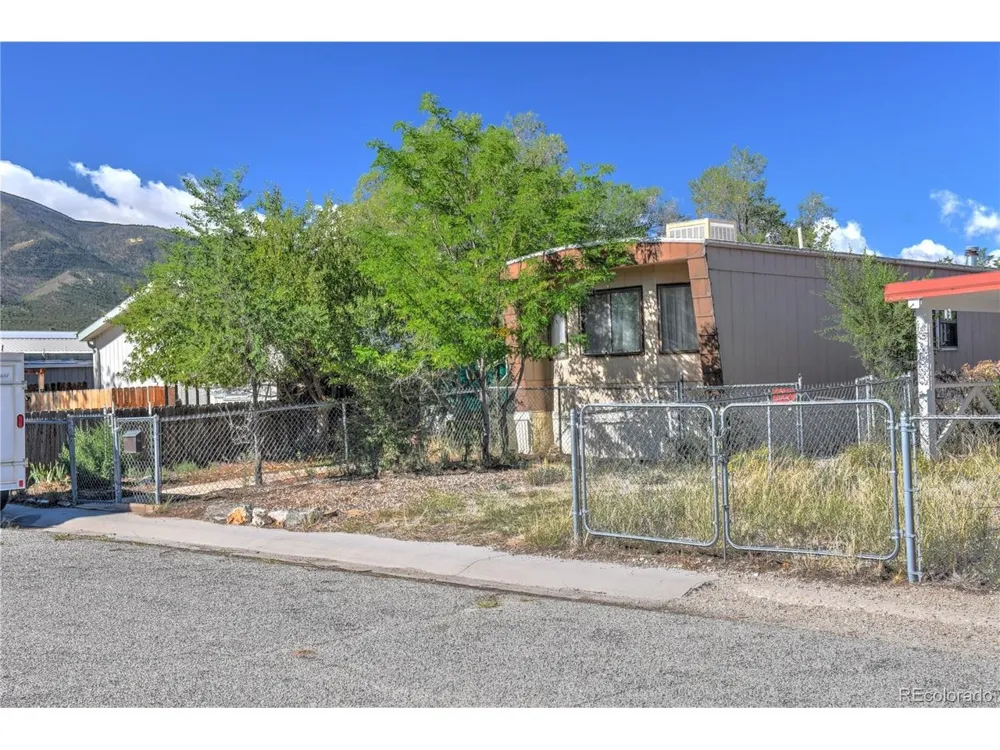 622 Walnut Street Salida, CO 81201
