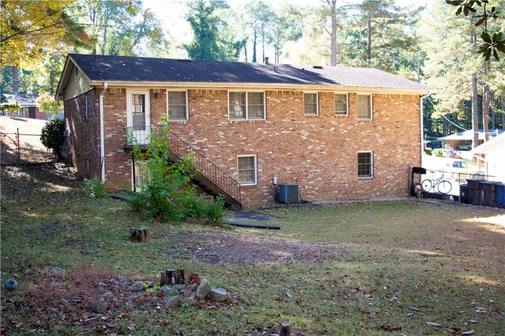2719 Waleska Way East Point, GA 30344