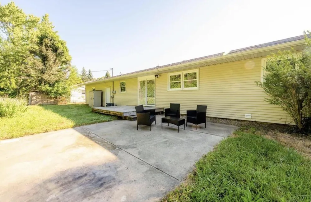 1082 Louis Street Benton Harbor, MI 49022