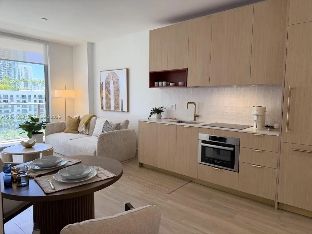 90 NE 32 #803 Miami, FL 33137