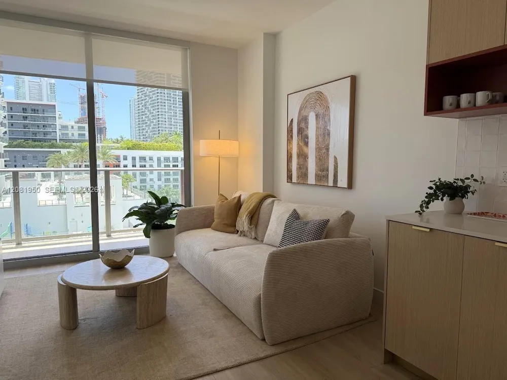 90 NE 32 #803 Miami, FL 33137