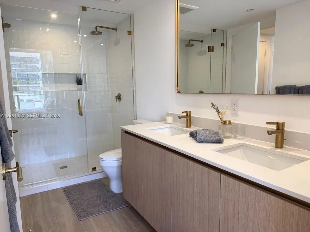 90 NE 32 #803 Miami, FL 33137