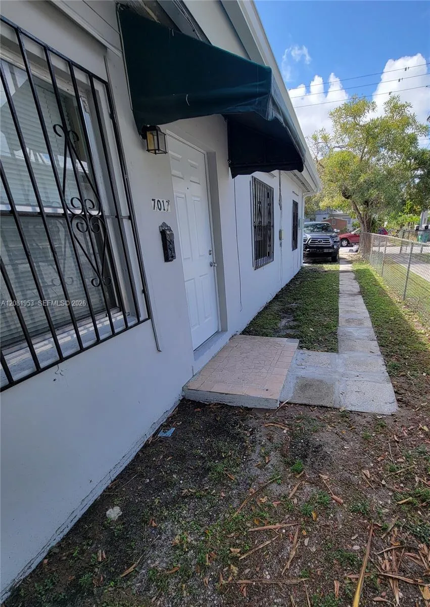 7015 NW 4th Ct #7017 Miami, FL 33150