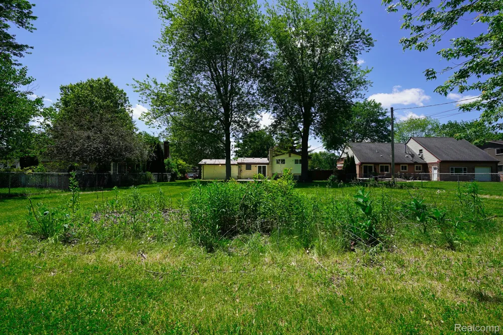 48297 Mallard Drive Chesterfield Township, MI 48047