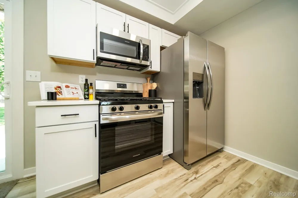 48297 Mallard Drive Chesterfield Township, MI 48047