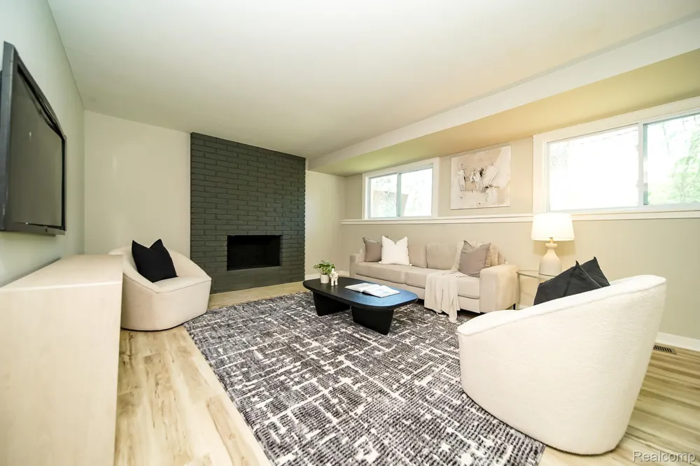 48297 Mallard Drive Chesterfield Township, MI 48047