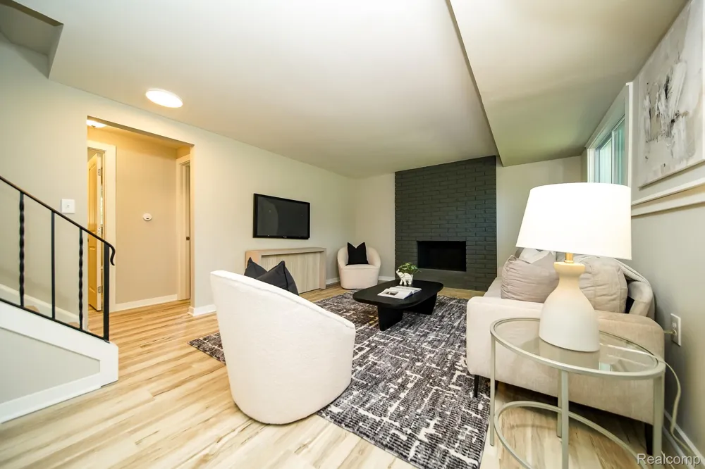 48297 Mallard Drive Chesterfield Township, MI 48047