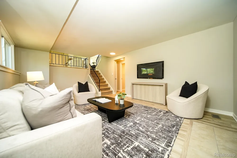 48297 Mallard Drive Chesterfield Township, MI 48047