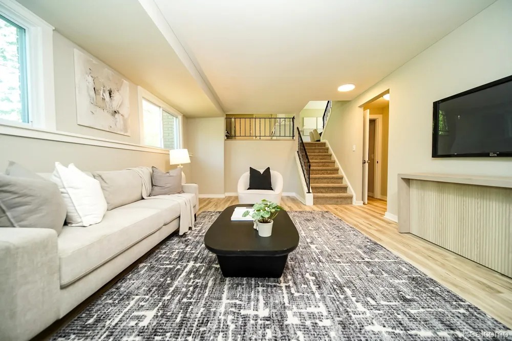 48297 Mallard Drive Chesterfield Township, MI 48047