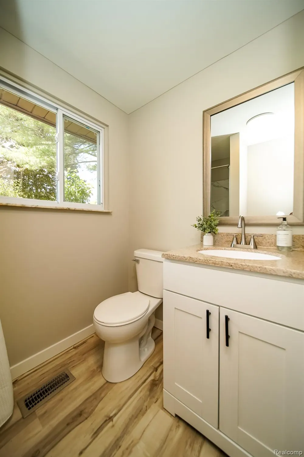 48297 Mallard Drive Chesterfield Township, MI 48047