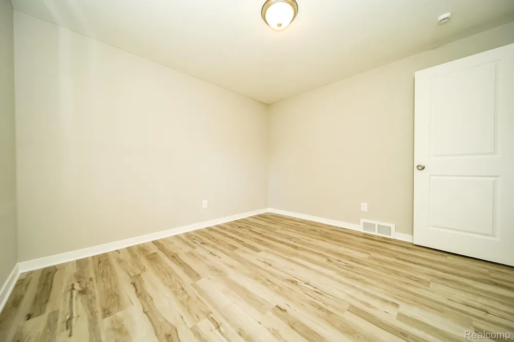 48297 Mallard Drive Chesterfield Township, MI 48047