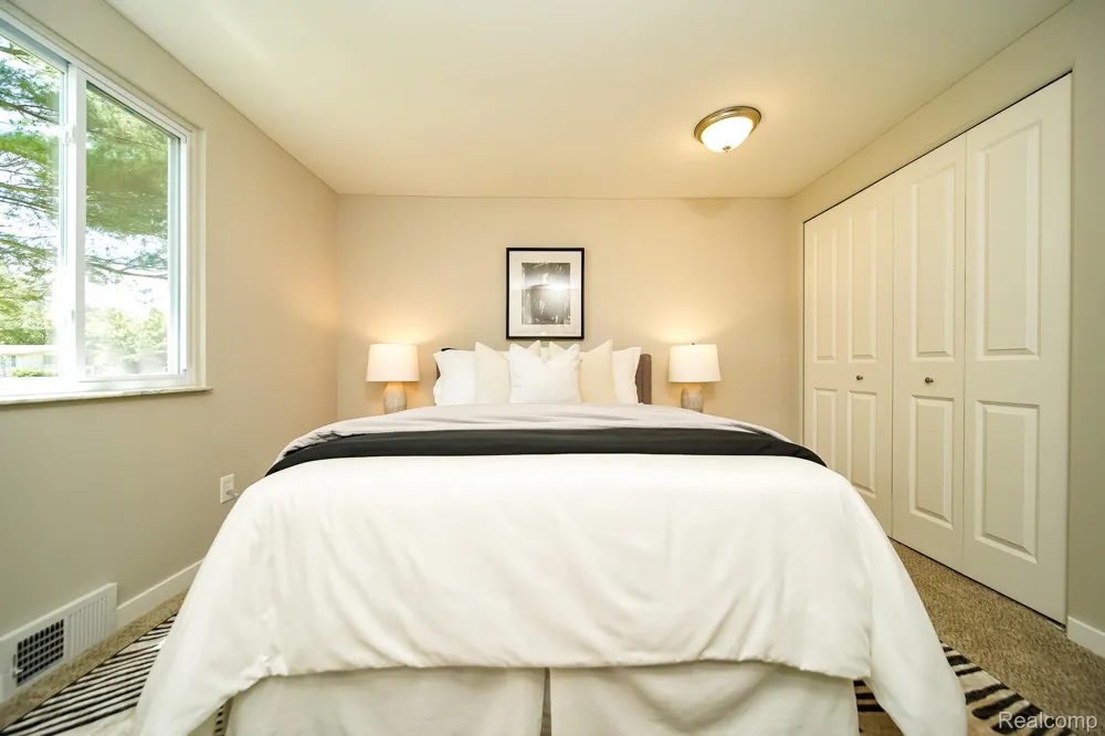 48297 Mallard Drive Chesterfield Township, MI 48047