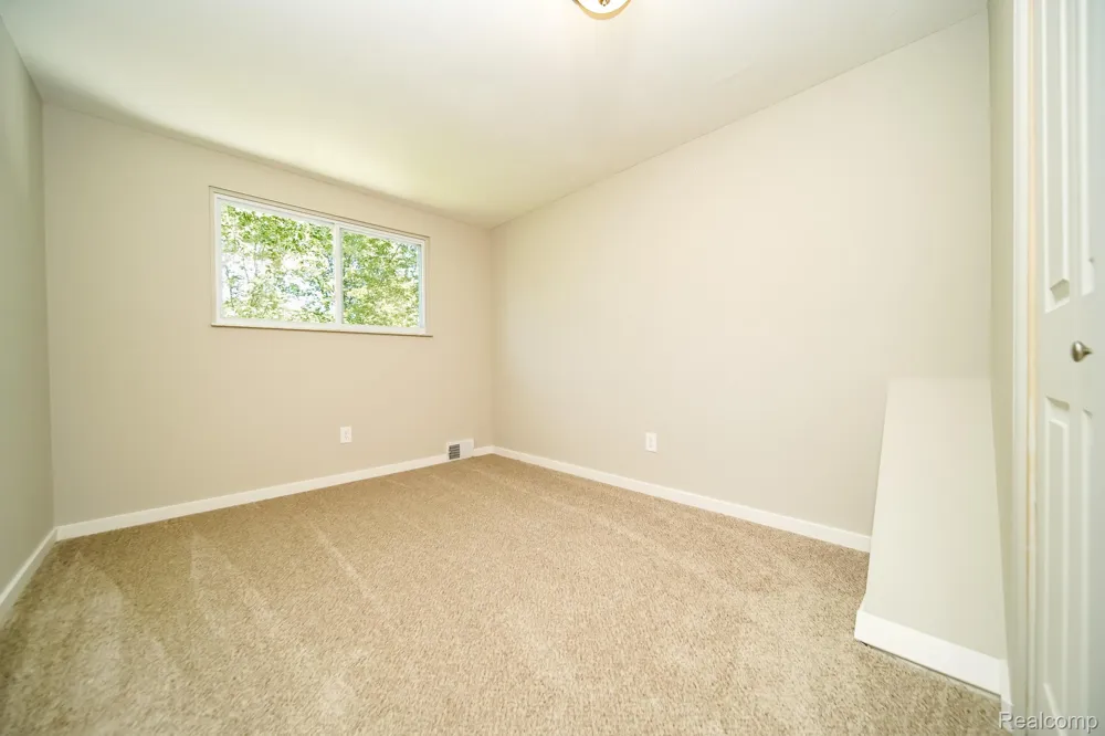 48297 Mallard Drive Chesterfield Township, MI 48047