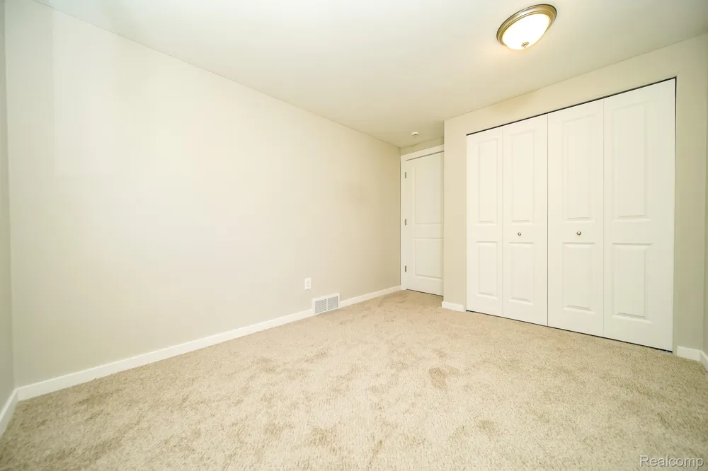 48297 Mallard Drive Chesterfield Township, MI 48047