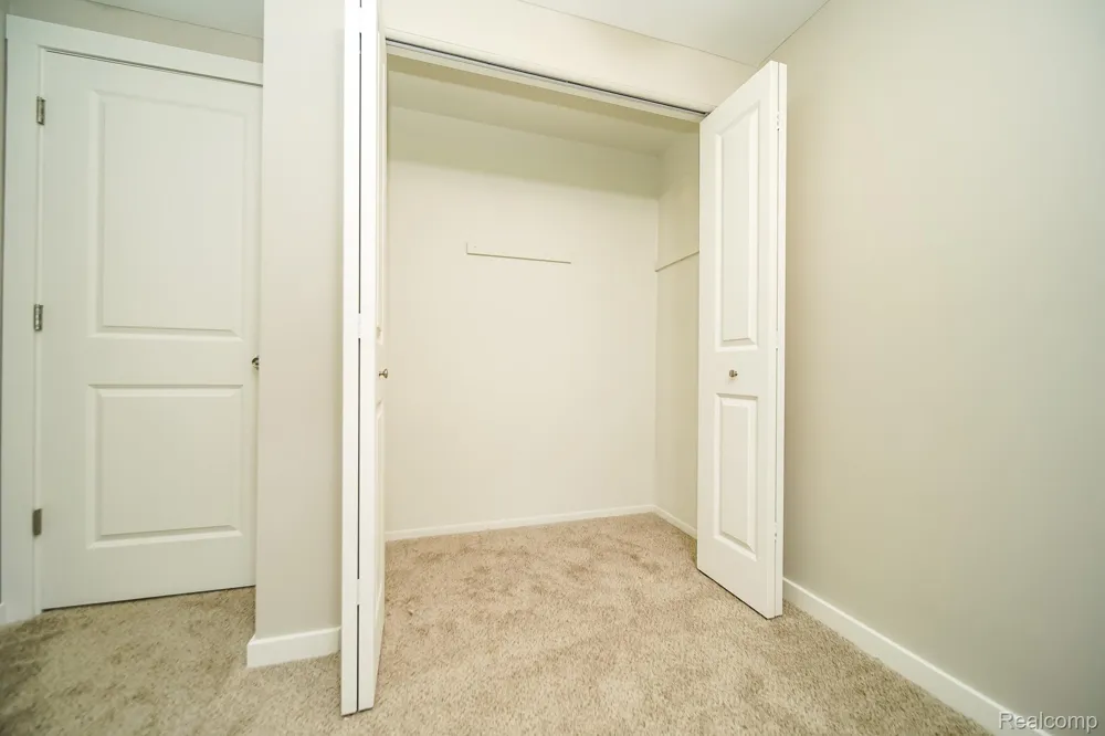 48297 Mallard Drive Chesterfield Township, MI 48047