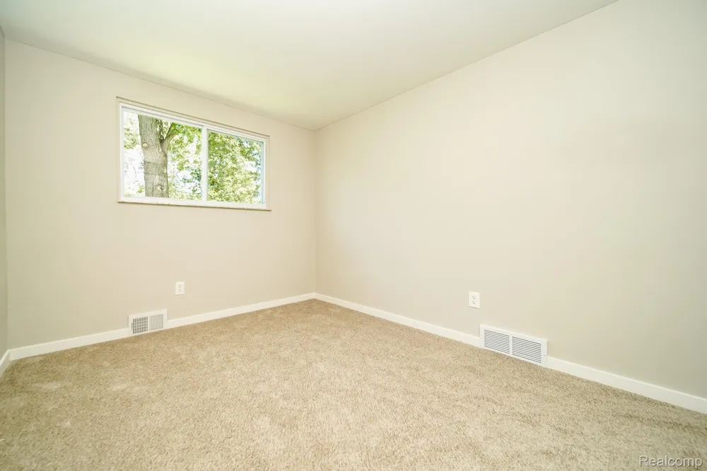 48297 Mallard Drive Chesterfield Township, MI 48047