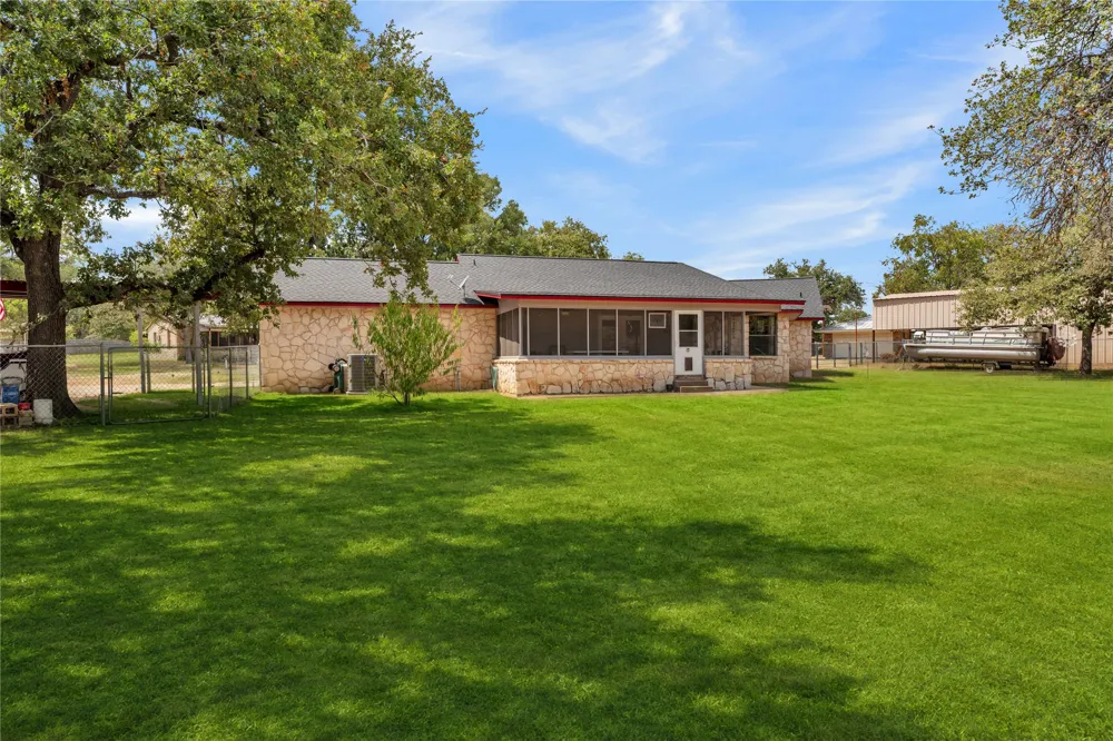 106 Greenwood Drive Buchanan Dam, TX 78609