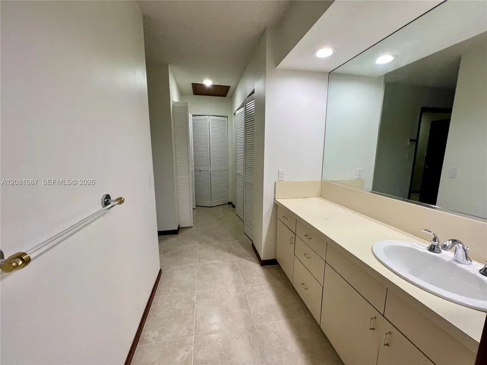 7920 SW 204th St Cutler Bay, FL 33189