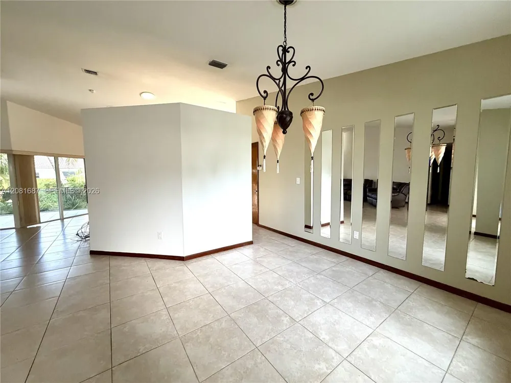 7920 SW 204th St Cutler Bay, FL 33189
