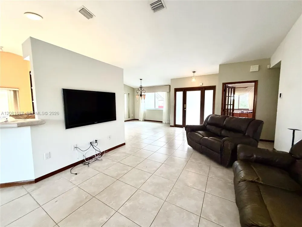 7920 SW 204th St Cutler Bay, FL 33189