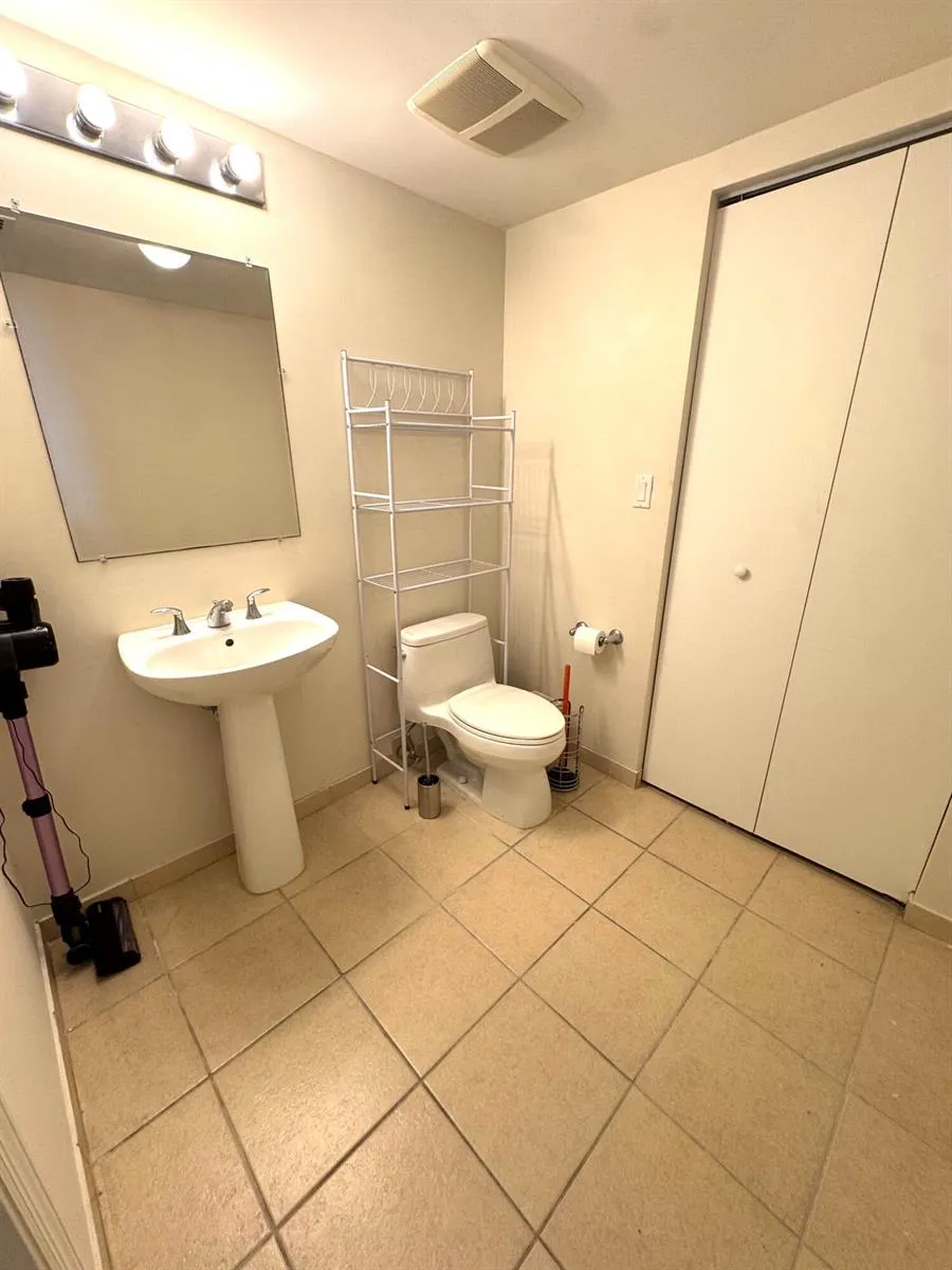 16699 COLLINS AVENUE #2410 Sunny Isles Beach, FL 33160