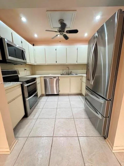 1840 Bayberry Dr Pembroke Pines, FL 33024