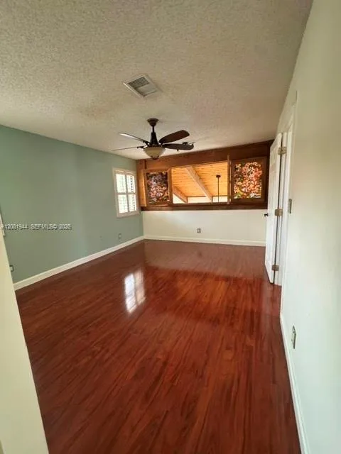 1840 Bayberry Dr Pembroke Pines, FL 33024